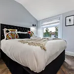 Welcoming And Radiant - Lovely & Family Friendly!